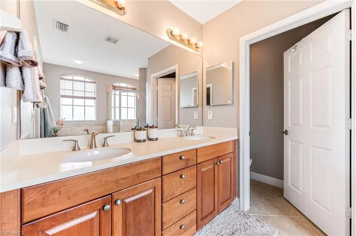 14121  Bently  CIR, Fort Myers, FL 33912