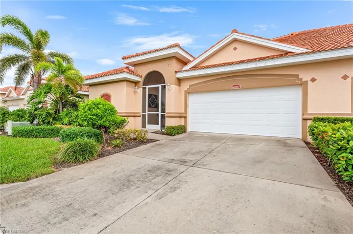 14121  Bently  CIR, Fort Myers, FL 33912
