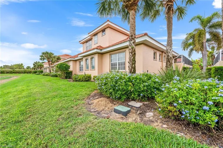 14121  Bently  CIR, Fort Myers, FL 33912