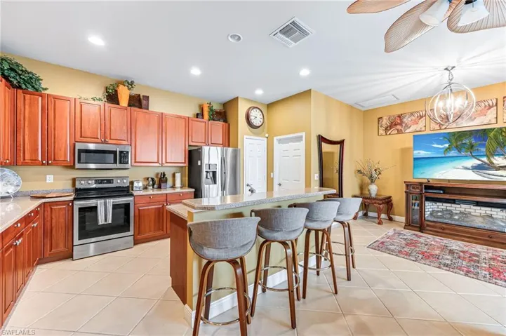 14121  Bently  CIR, Fort Myers, FL 33912