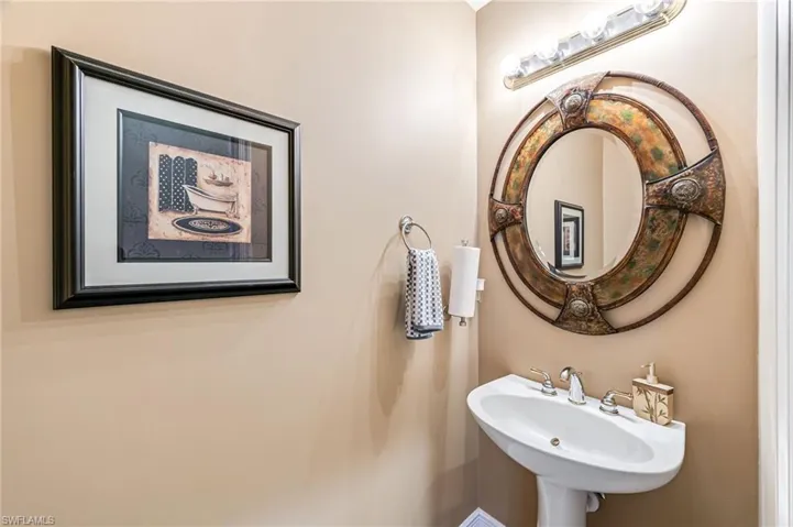14121  Bently  CIR, Fort Myers, FL 33912