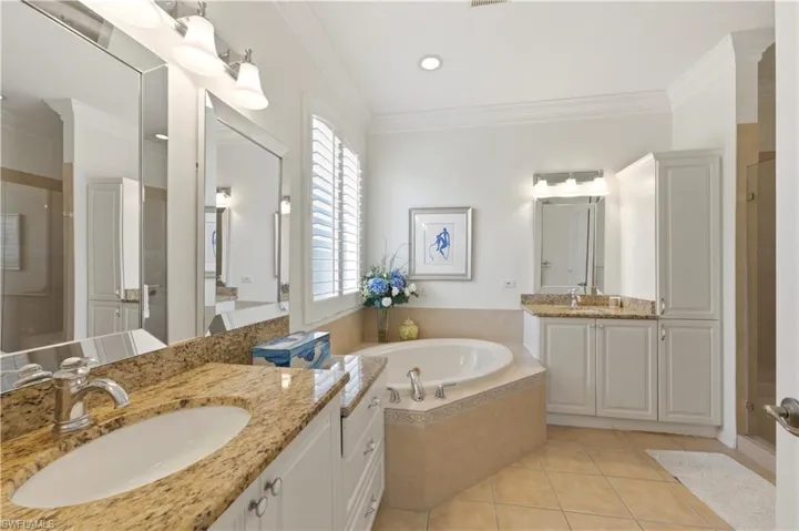 5640  Lago Villaggio  WAY, Naples, FL 34104