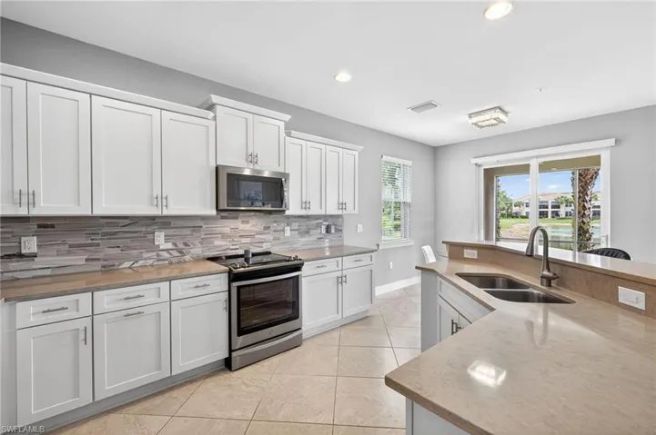 10210 Glastonbury Cir 101, Fort Myers, Florida 33913