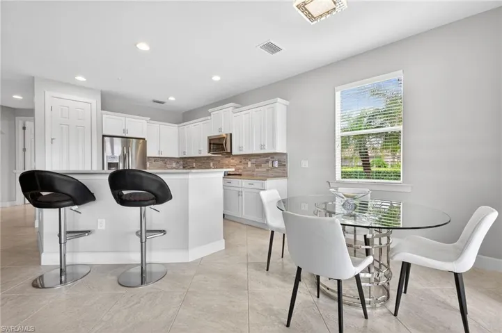 10210 Glastonbury Cir 101, Fort Myers, Florida 33913