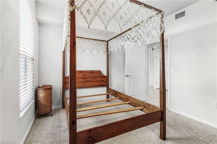 Guest bedroom with Walk in Closet!!