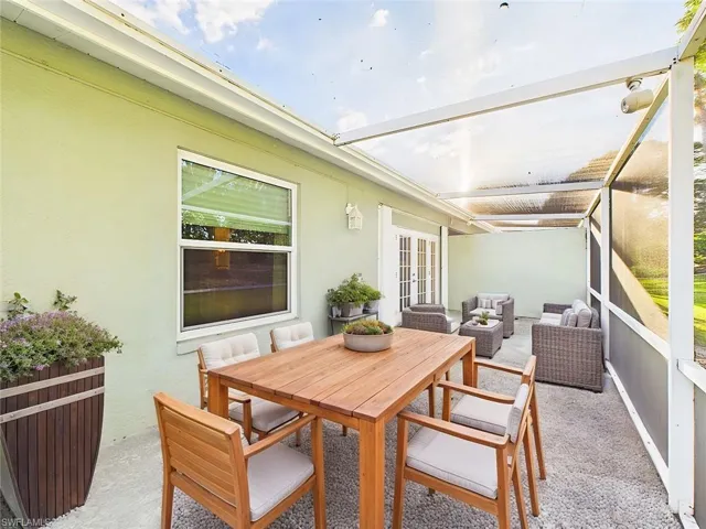 Private Screened Lanai