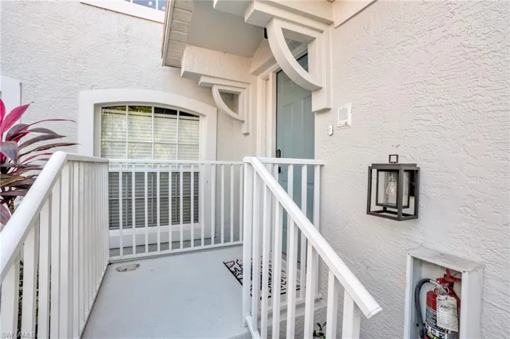 2220  Arielle  DR, Naples, FL 34109