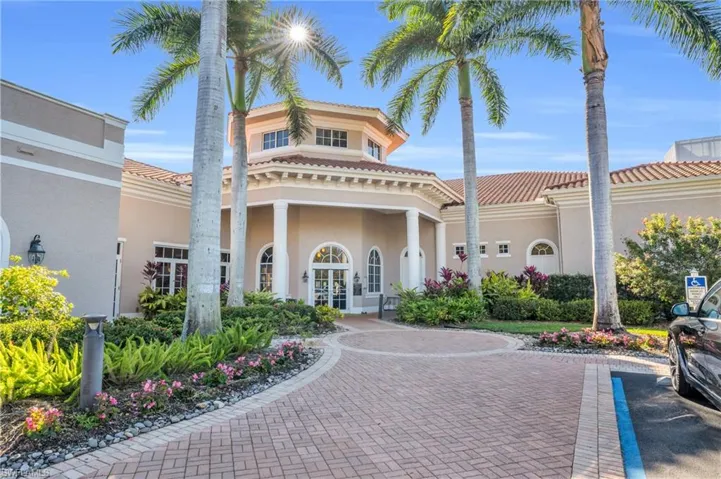 2220  Arielle  DR, Naples, FL 34109