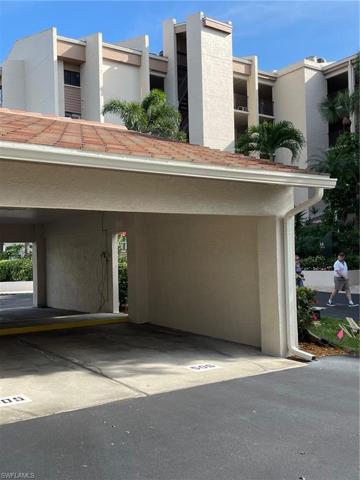 End carport spot close to the building