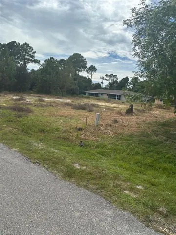 2222 Armour Rd, Lehigh Acres, Florida 33973