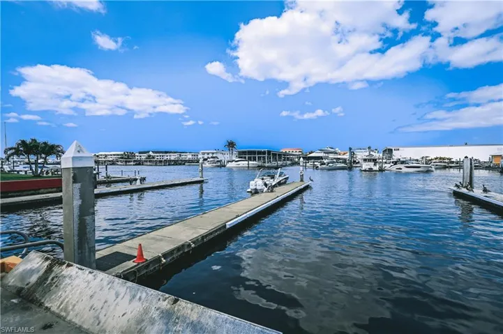 750  RIVER POINT A1-15  DR, Naples, FL 34102