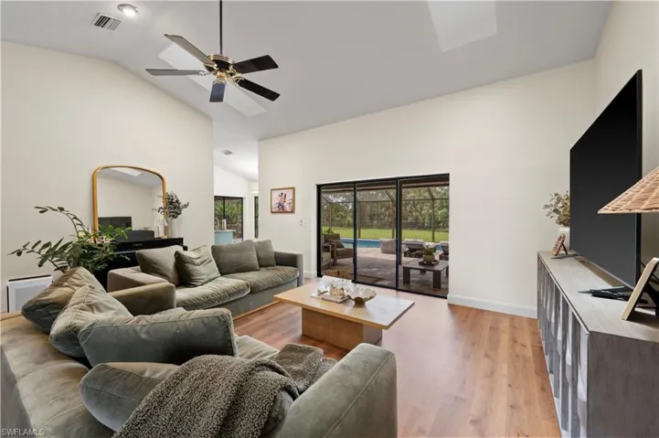 6560 Kestrel Cir, Fort Myers, Florida 33966