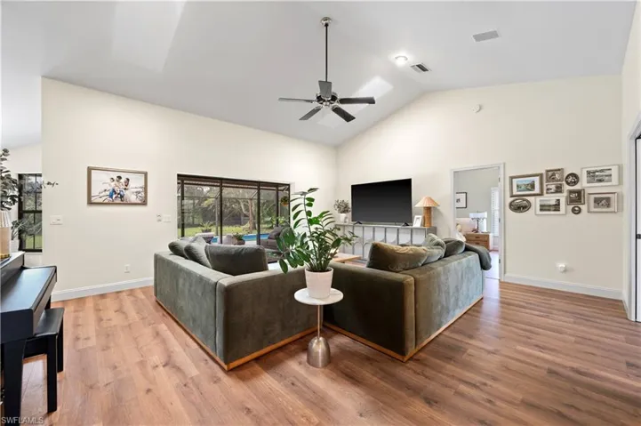 6560 Kestrel Cir, Fort Myers, Florida 33966