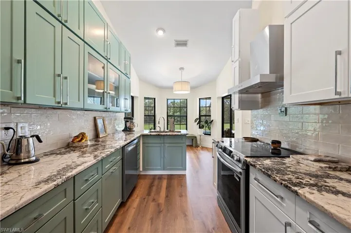 6560 Kestrel Cir, Fort Myers, Florida 33966