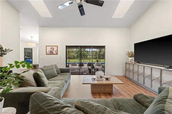 6560 Kestrel Cir, Fort Myers, Florida 33966