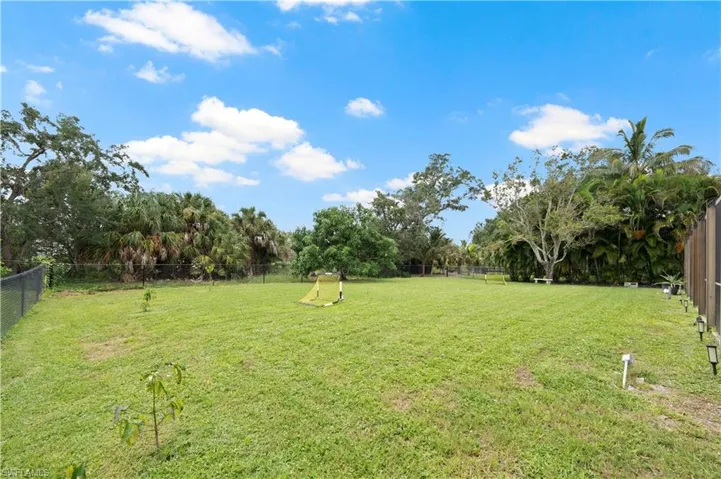 6560 Kestrel Cir, Fort Myers, Florida 33966