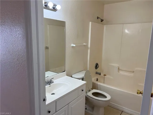221-223  Ivan S AVE, Lehigh Acres, FL 33973