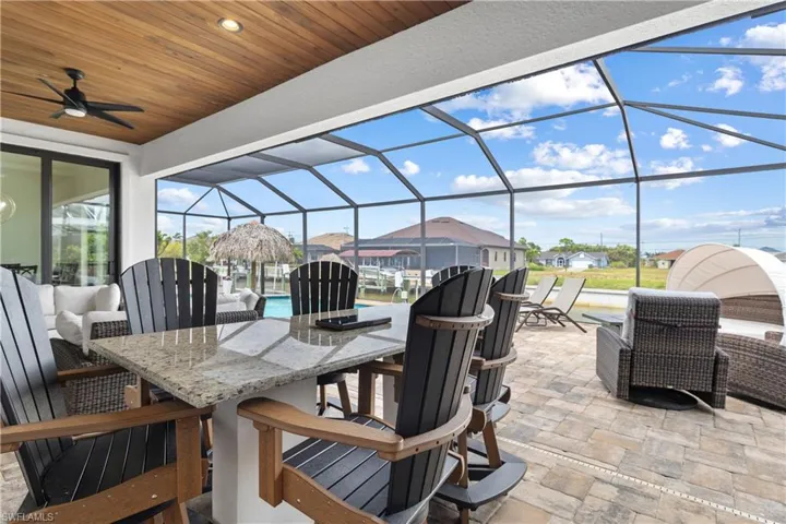 Outdoor dining