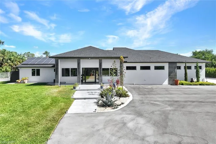 121  20th NE AVE, Naples, FL 34120