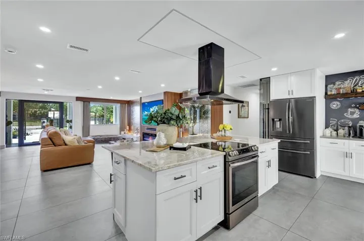 121  20th NE AVE, Naples, FL 34120