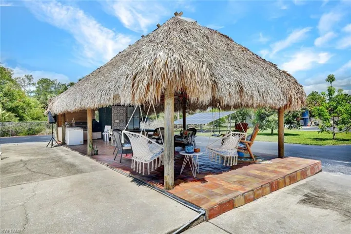 121  20th NE AVE, Naples, FL 34120