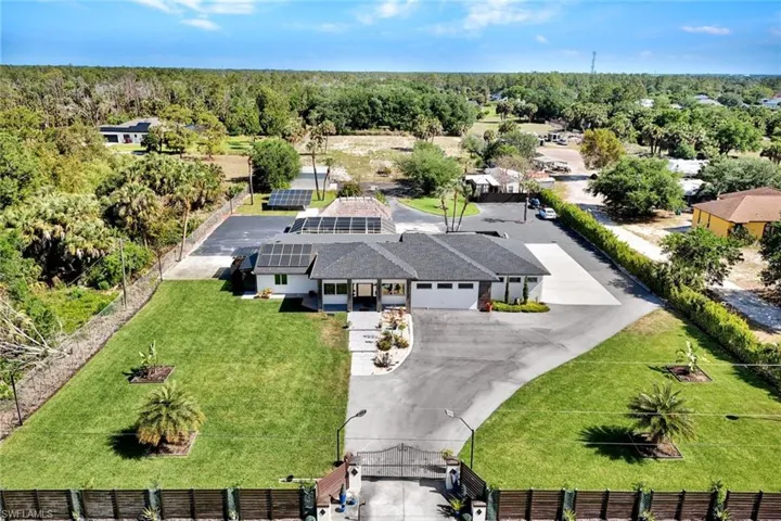 121  20th NE AVE, Naples, FL 34120