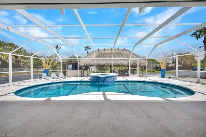 121  20th NE AVE, Naples, FL 34120