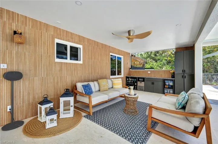 121  20th NE AVE, Naples, FL 34120