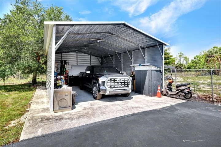 121  20th NE AVE, Naples, FL 34120