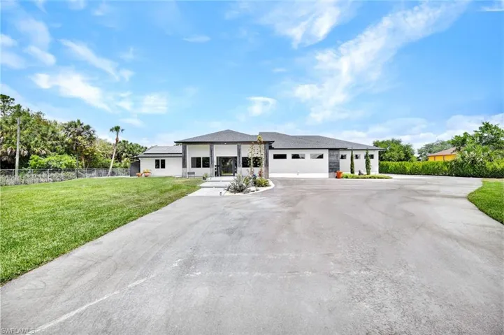 121  20th NE AVE, Naples, FL 34120