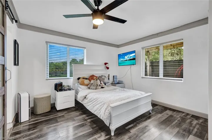 121  20th NE AVE, Naples, FL 34120