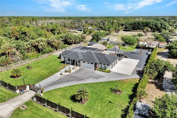 121  20th NE AVE, Naples, FL 34120