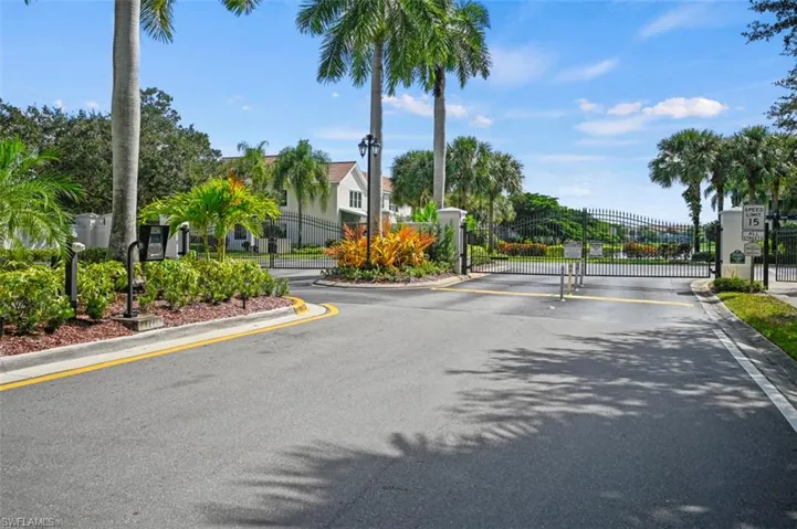 1295 Henley St # 1202, Naples Fl 34105