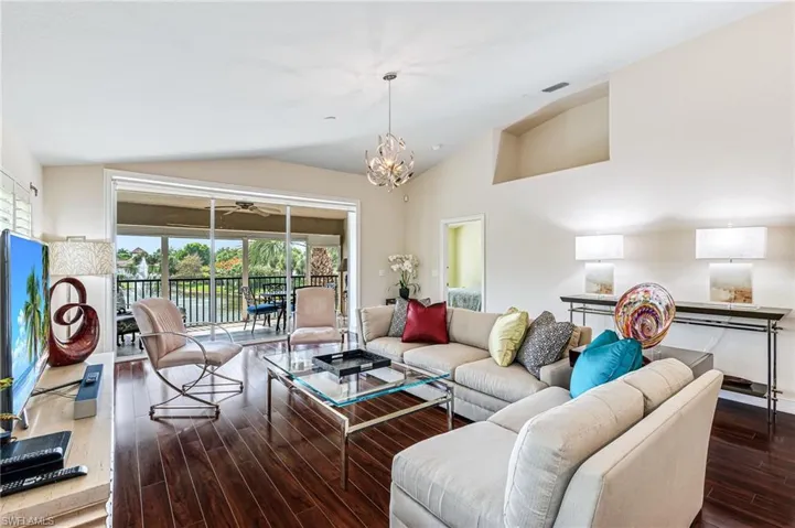 8144  Saratoga  DR, Naples, FL 34113
