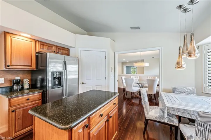 8144  Saratoga  DR, Naples, FL 34113