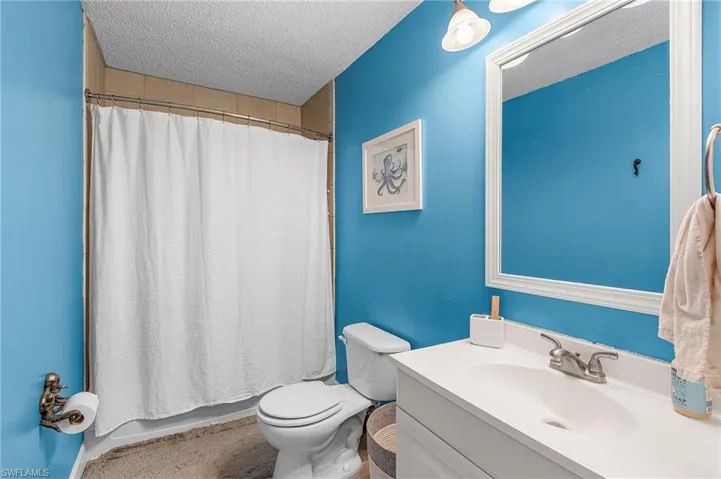 4870 Hawthorn Woods Way, Naples, Florida 34116