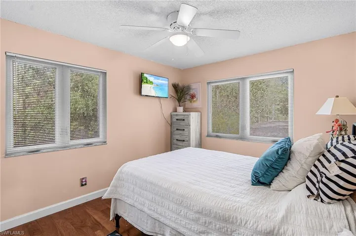 4870 Hawthorn Woods Way, Naples, Florida 34116