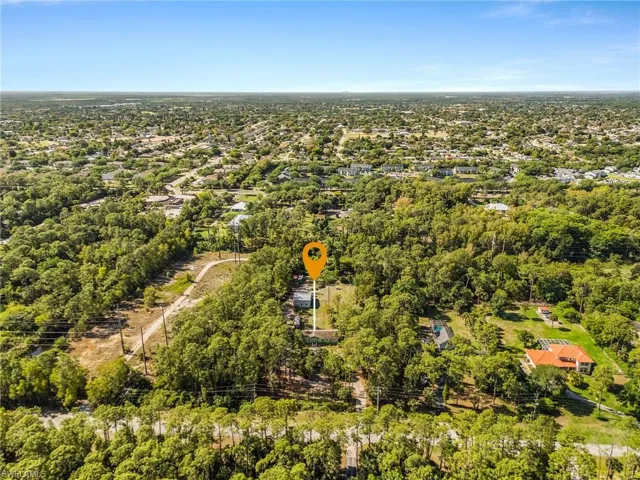 4870 Hawthorn Woods Way, Naples, Florida 34116