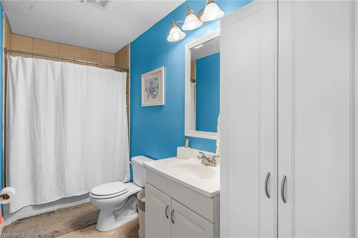 4870 Hawthorn Woods Way, Naples, Florida 34116