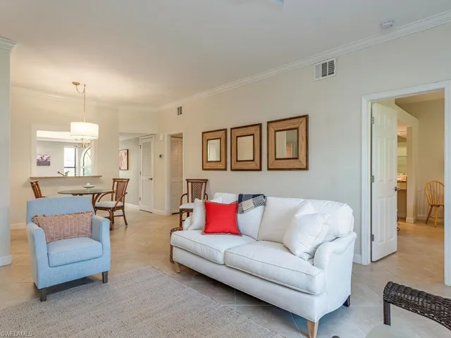 611  Serendipity  DR, Naples, FL 34108