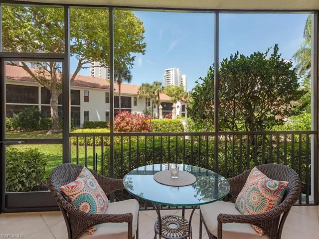 611  Serendipity  DR, Naples, FL 34108