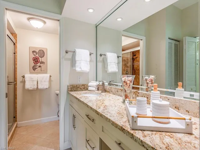 611  Serendipity  DR, Naples, FL 34108