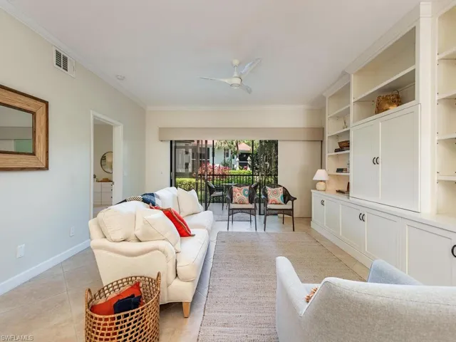 611  Serendipity  DR, Naples, FL 34108