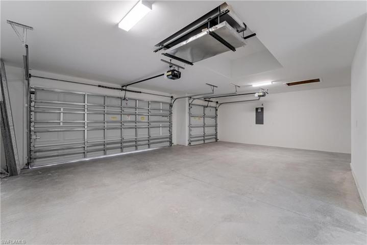 3-Car Garage