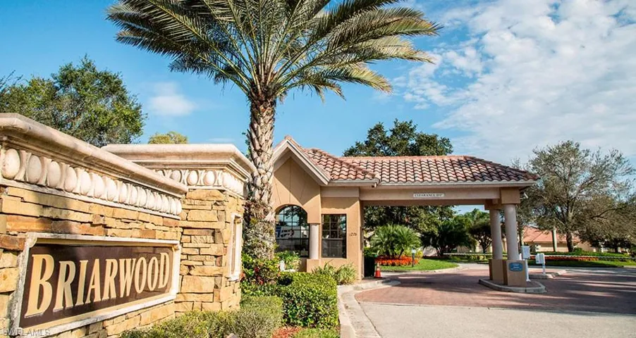 349 Dover Pl 203, Naples, Florida 34104