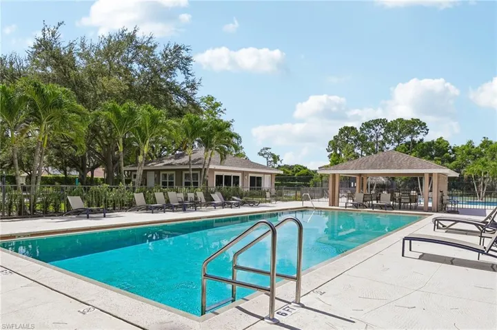349 Dover Pl 203, Naples, Florida 34104