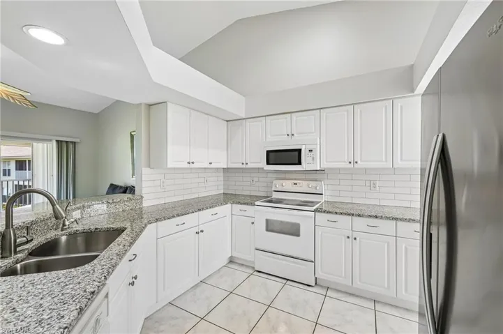 349 Dover Pl 203, Naples, Florida 34104