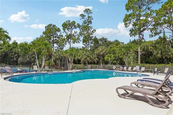 349 Dover Pl 203, Naples, Florida 34104