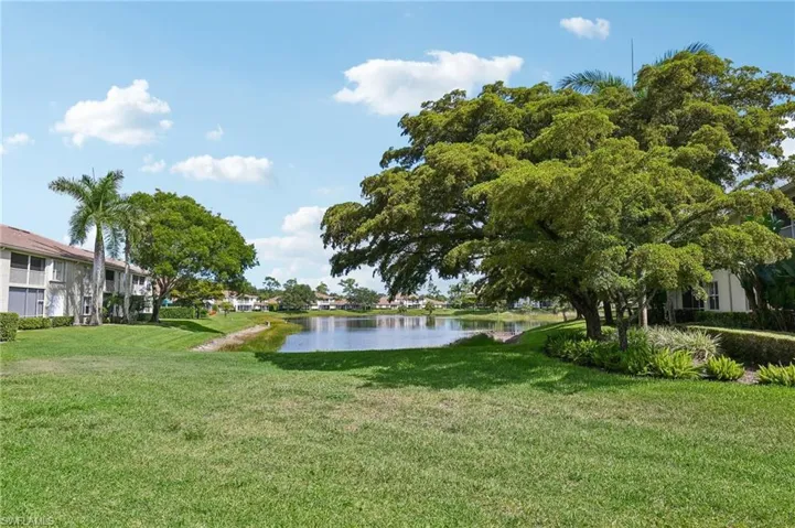 349 Dover Pl 203, Naples, Florida 34104