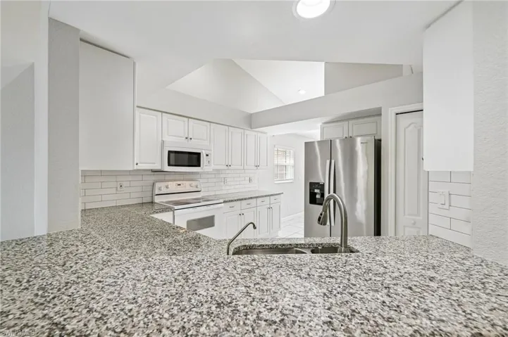349 Dover Pl 203, Naples, Florida 34104